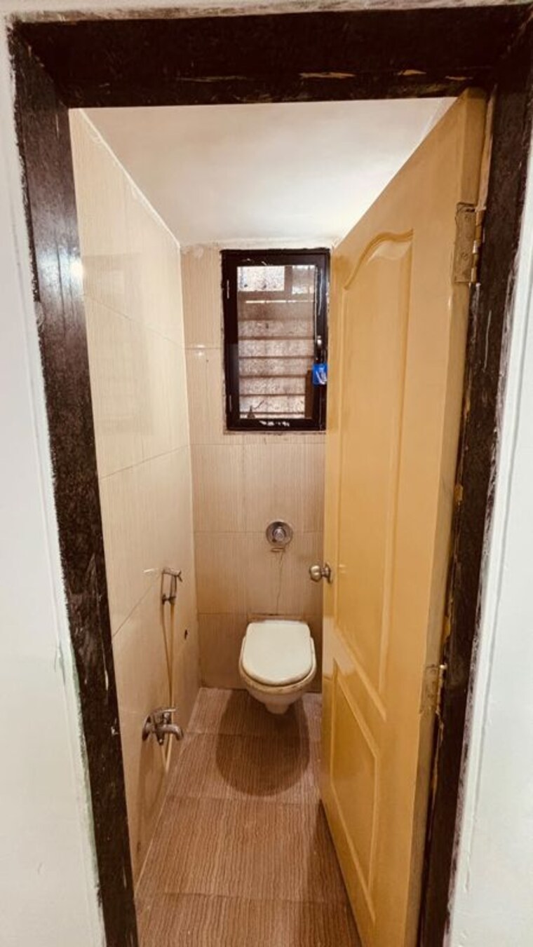 Bathroom, swaraj-symphony-chs 1 Bedroom 650 Sq.Ft. Apartment In Kharghar Sector 10 Navi Mumbai 10430584