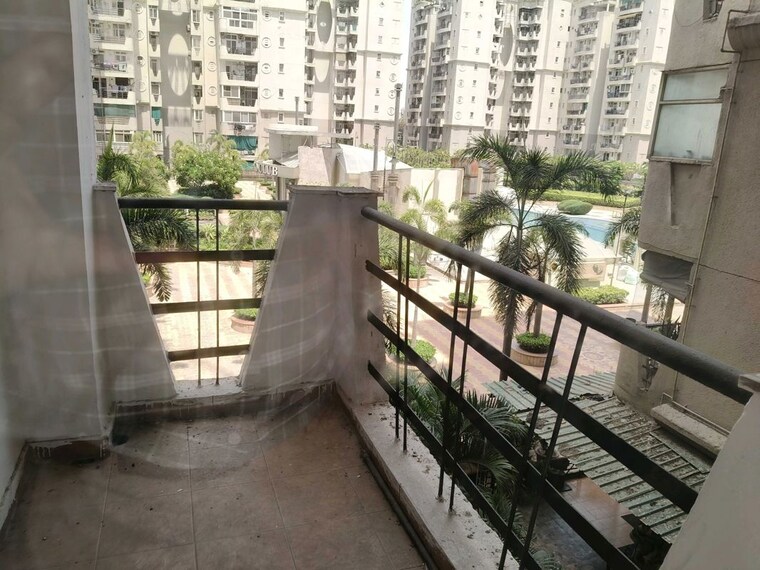 Balcony, supertech-emerald-court 4 Bedroom 3250 Sq.Ft. Apartment In Sector 93a Noida 10430205