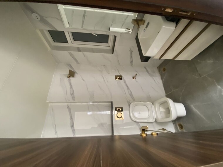 Bathroom, smart-world-orchard 3 Bedroom 1620 Sq.Ft. Builder Floor In Sector 61 Gurgaon 10430558