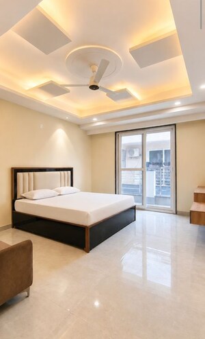 Bedroom in 2 BHK Apartment at DLF City Phase V, Dlf Phase V – for Rent