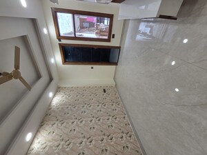 Parking in 3 BHK Builder Floor at Puri Kohinoor Emporium, Sector 89 – for Sale