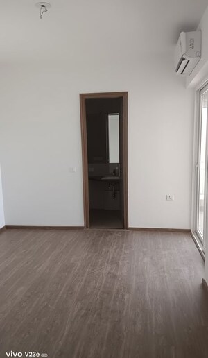 Room in 2.5 BHK Apartment at The Center Court, Sector 88a – for Rent