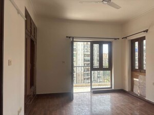 Room in 3.5 BHK Apartment at ATS Green Village, Sector 93a – for Sale