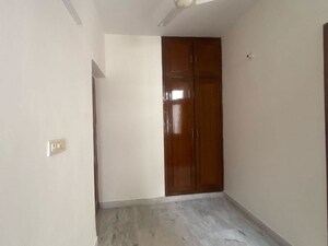 Room in 3.5 BHK Apartment at ATS Green Village, Sector 93a – for Sale