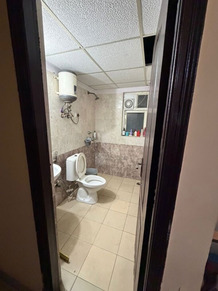 Bathroom, galaxy-apartments-sector-49 2 Bedroom 1000 Sq.Ft. Builder Floor In Sector 49 Noida 10430619