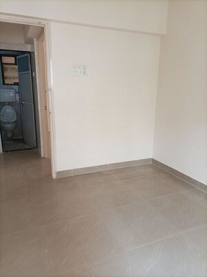 Room in 2 BHK Apartment at Jyoti Apartments, Ghatkopar East – for Rent