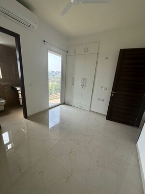 Room in 2 BHK Apartment at Pyramid Midtown, Sector 59 – for Rent