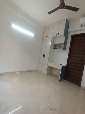 Room in 2 BHK Apartment at Pyramid Midtown, Sector 59 – for Rent