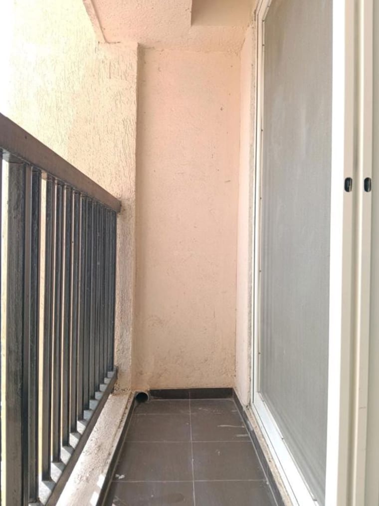 Balcony, raunak-residency-thane 1 Bedroom 470 Sq.Ft. Apartment In Pokhran Road No One Thane 10430692