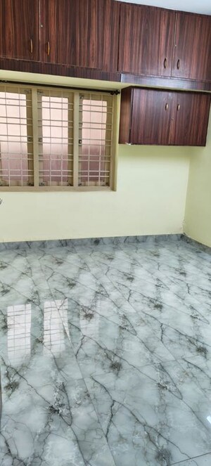 Room in 2 BHK Independent House at High Grounds – for Rent