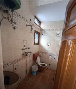 Bathroom in 2 BHK Builder Floor at Sector 23 – for Rent