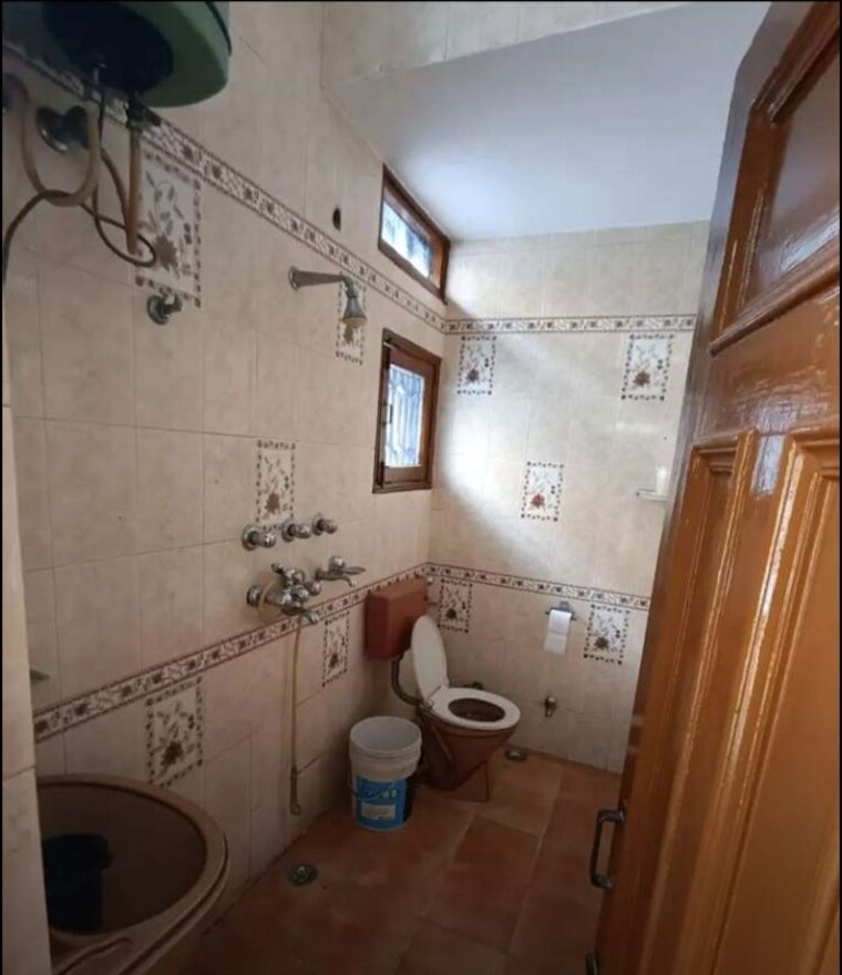 Bathroom, sector 23 2 Bedroom 1500 Sq.Ft. Builder Floor In Sector 23 Chandigarh 10430712