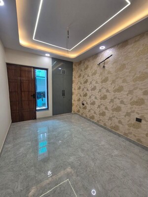Room in 3 BHK Builder Floor at Fidato Honour Homes, Sector 89 – for Sale