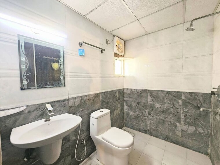 Bathroom, lucky-the-palm-valley 2 Bedroom 950 Sq.Ft. Builder Floor In Sector 1 Greater Noida Greater Noida 10430731