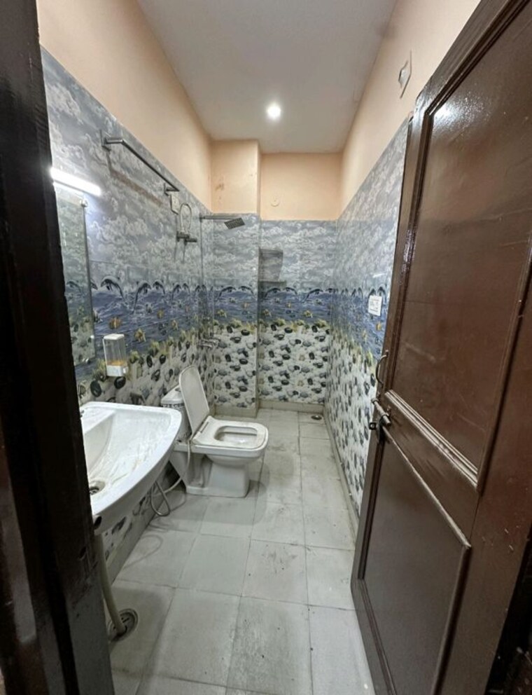 Bathroom, delta i greater noida 3 Bedroom 60 Sq.Mt. Independent House In Delta I Greater Noida Greater Noida 10430745