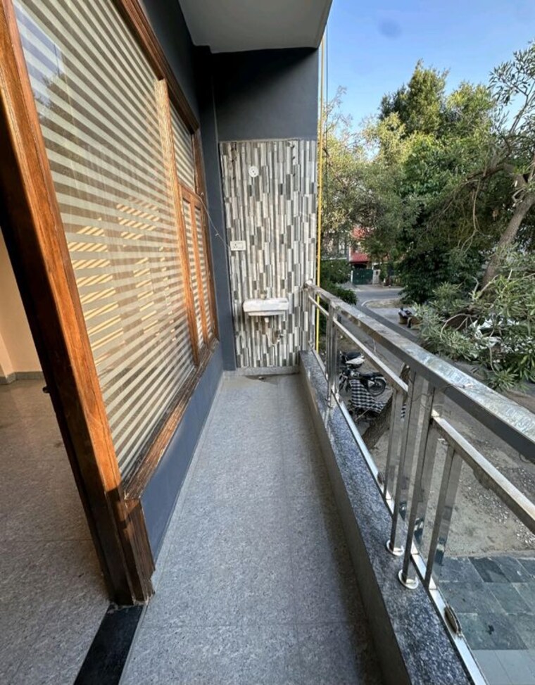 Balcony, delta i greater noida 3 Bedroom 60 Sq.Mt. Independent House In Delta I Greater Noida Greater Noida 10430745