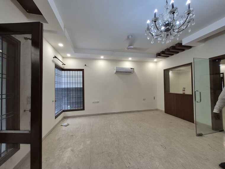 Room, sushant lok i 6 Bedroom 10000 Sq.Ft. Builder Floor In Sushant Lok I Gurgaon 10430738