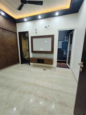 Room in 3 BHK Builder Floor at Malviya Nagar – for Rent