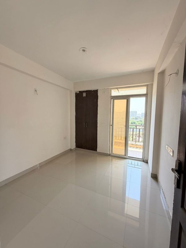 3 BHK + Store Room 1350 Sq.Ft. Apartment in Nirala Greenshire