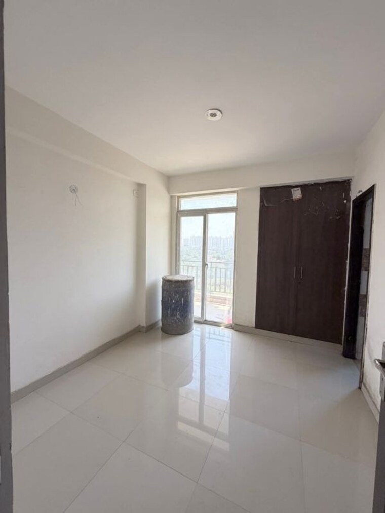 Room, nirala-greenshire 3 Bedroom 1350 Sq.Ft. Apartment In Sector 2 Greater Noida Greater Noida 10430766
