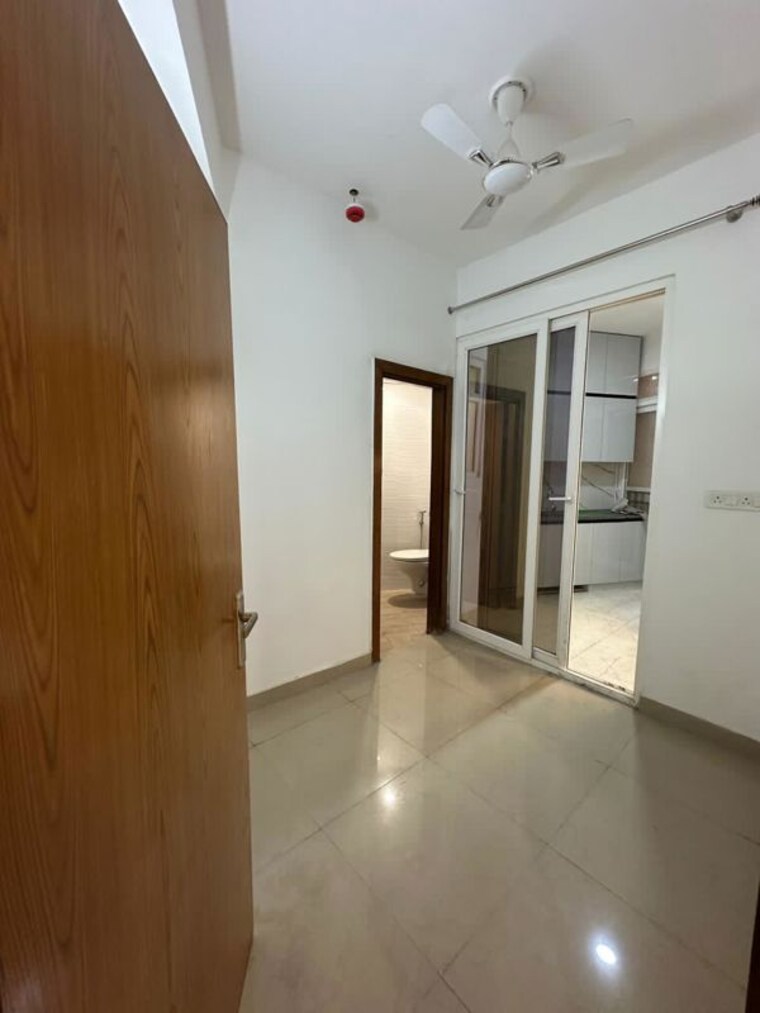 Room, wave-amore 4 Bedroom 3117 Sq.Ft. Apartment In Sector 32 Noida 10430762
