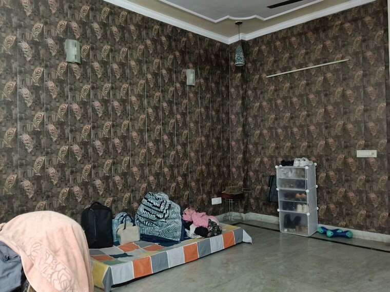 Parking, sector 23 2.5 Bedroom 1200 Sq.Ft. Villa In Sector 23 Gurgaon 10430773