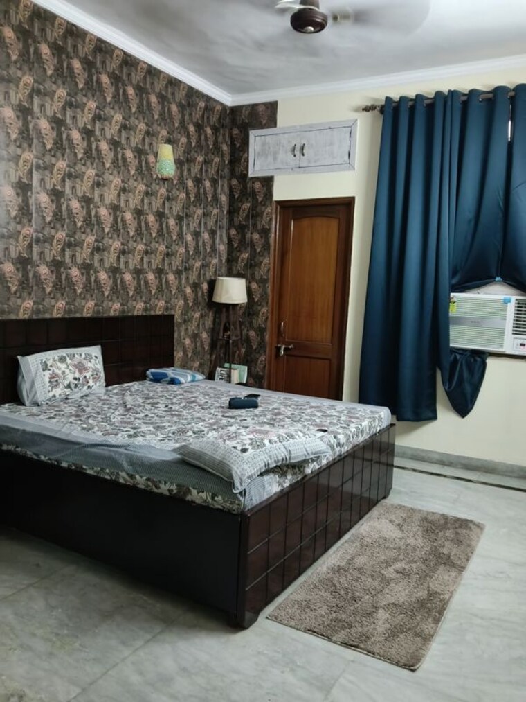 Bedroom, sector 23 2.5 Bedroom 1200 Sq.Ft. Villa In Sector 23 Gurgaon 10430773