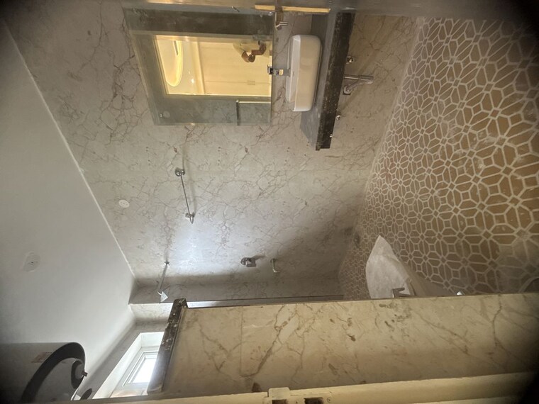 Bathroom, palam vihar 3.5 Bedroom 2000 Sq.Ft. Builder Floor In Palam Vihar Gurgaon 10430756