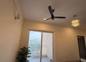 Room in 2 BHK Apartment at Hi Castle, Beta Ii Greater Noida – for Sale