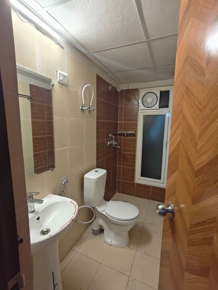 Bathroom, nirala-greenshire-phase-ii 3 Bedroom 1450 Sq.Ft. Apartment In Sector 2 Greater Noida Greater Noida 10430832