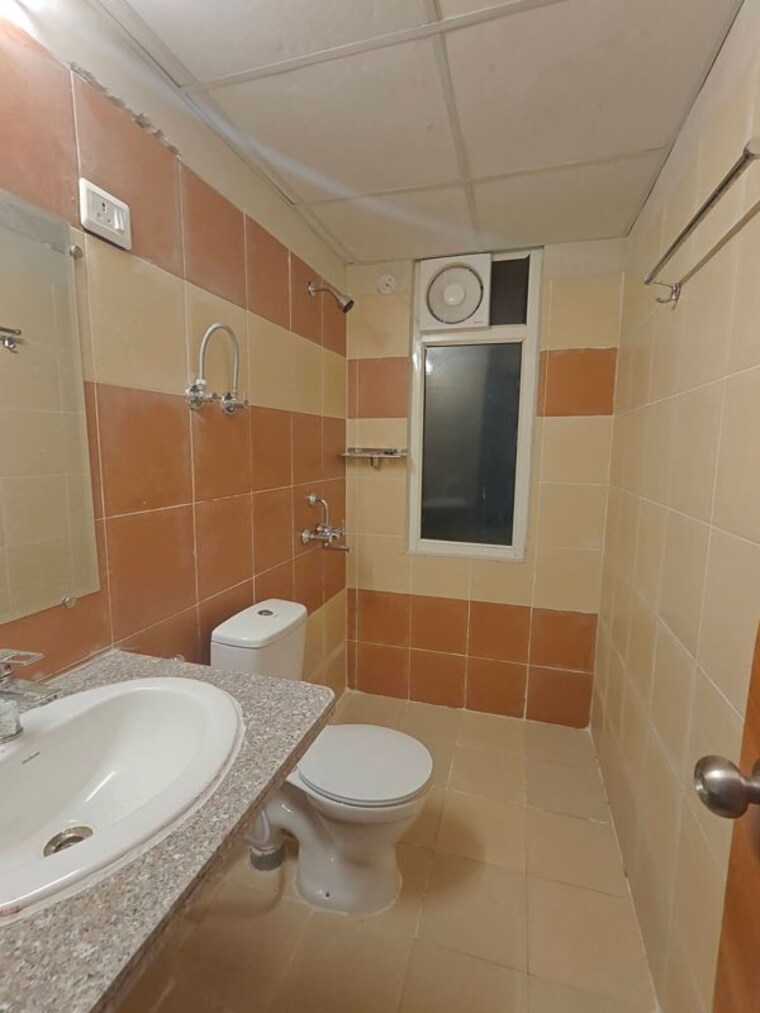 Bathroom, nirala-greenshire-phase-ii 3 Bedroom 1450 Sq.Ft. Apartment In Sector 2 Greater Noida Greater Noida 10430832
