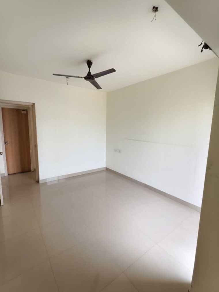 Room, db-parkwoods 3 Bedroom 1000 Sq.Ft. Apartment In Kasarvadavali Thane 10430843