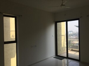 Room in 2 BHK Apartment at Runwal The Central Park, Chinchwad – for Rent