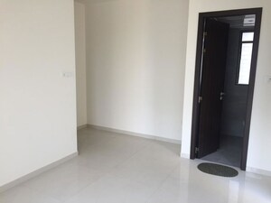 Room in 2 BHK Apartment at Runwal The Central Park, Chinchwad – for Rent