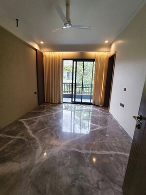 Room in 3 BHK Builder Floor at Sushant Lok 3, Sector 57 – for Sale