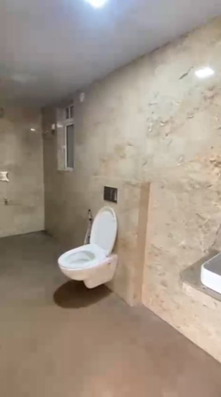 Bathroom, akshar-amar-mansion 3 Bedroom 1200 Sq.Ft. Apartment In Chembur Mumbai 10430894