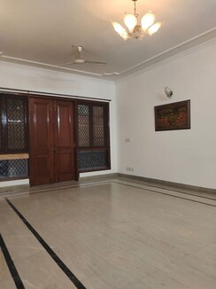 3 BHK Builder Floor For Rent in Kailash Colony