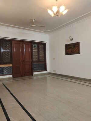 3 BHK Builder Floor For Rent in Kailash Colony