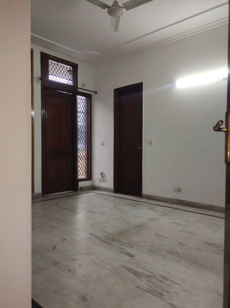 Room, kailash colony 3 Bedroom 1500 Sq.Ft. Builder Floor In Kailash Colony Delhi 10430916