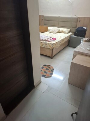 Furnished Amenities in 2 BHK Apartment at Yash Orion, Goregaon East – for Rent