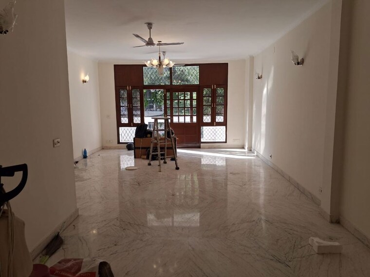 Living Room, greater kailash i 3 Bedroom 2700 Sq.Ft. Builder Floor In Greater Kailash I Delhi 10430937