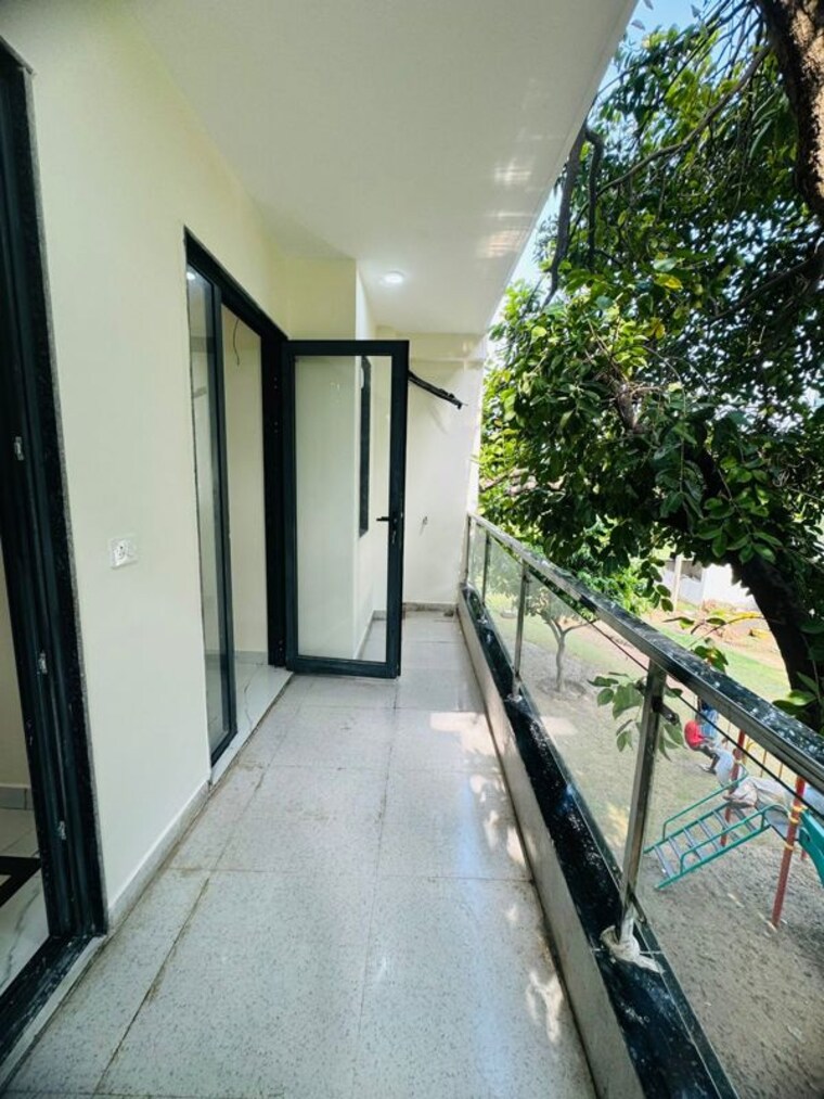 Balcony, palm-residency-chhatarpur 3 Bedroom 1800 Sq.Ft. Builder Floor In Chattarpur Delhi 10430928
