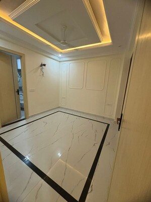 Room in 3 BHK Builder Floor at Palm Residency Chhatarpur, Chattarpur – for Rent