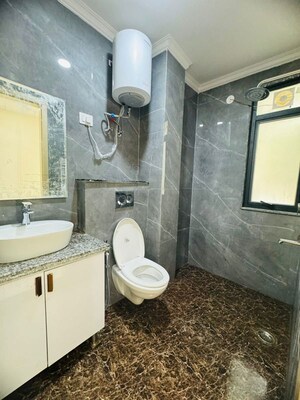 Bathroom in 3 BHK Builder Floor at Palm Residency Chhatarpur, Chattarpur – for Rent