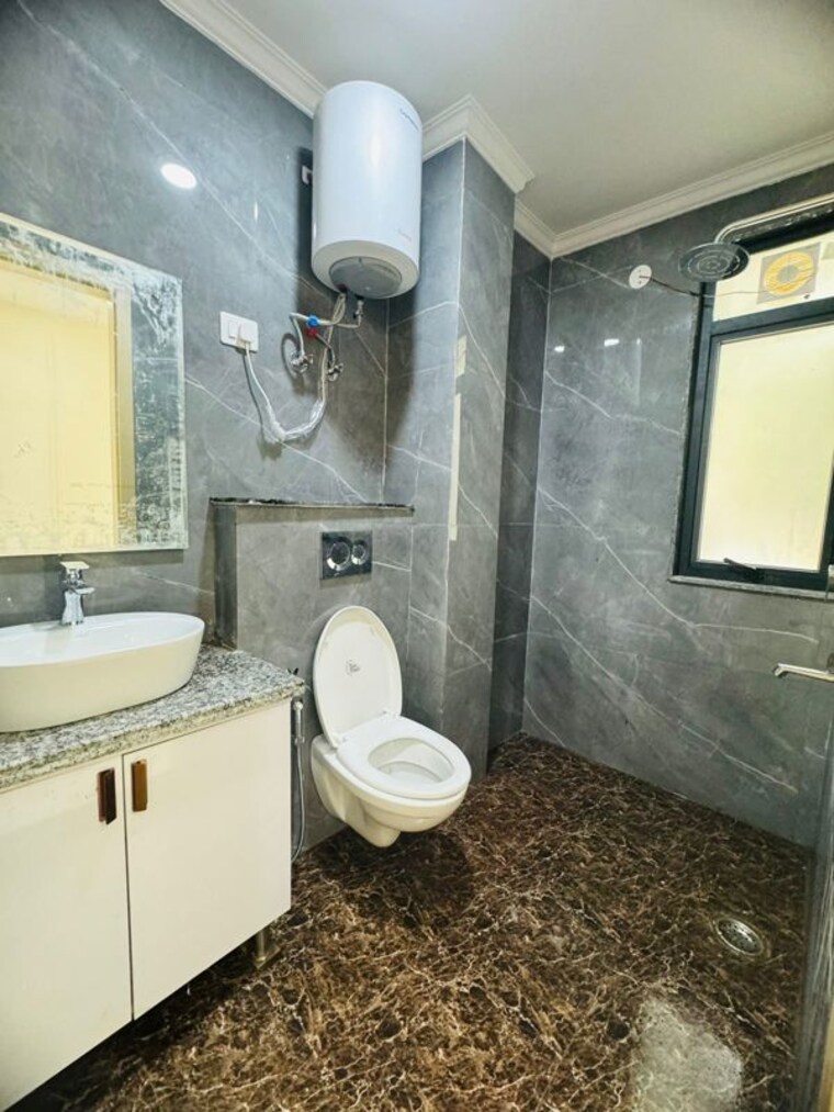 Bathroom, palm-residency-chhatarpur 3 Bedroom 1800 Sq.Ft. Builder Floor In Chattarpur Delhi 10430928