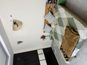 Room in 3.5 BHK Builder Floor at Shivalik Colony – for Rent