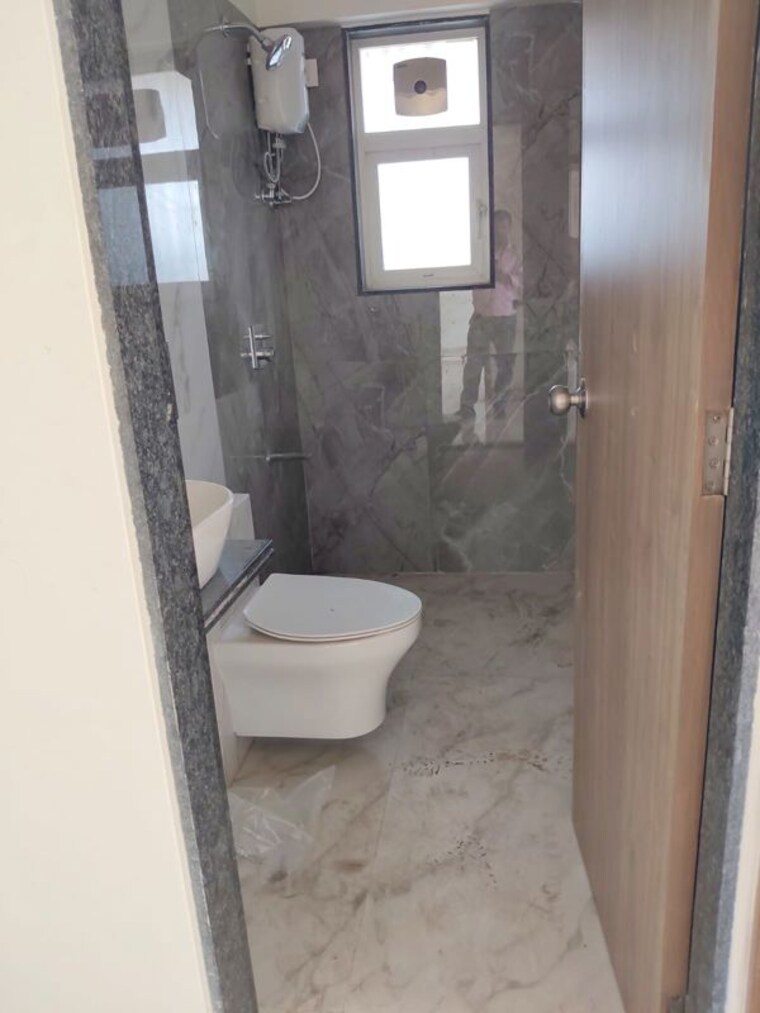 Bathroom, eskay-itus-apartment 2 Bedroom 1000 Sq.Ft. Apartment In Andheri West Mumbai 10430989