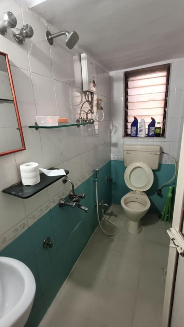 Bathroom, prem-sagar-chs-andheri 2 Bedroom 698 Sq.Ft. Apartment In Andheri West Mumbai 10431003