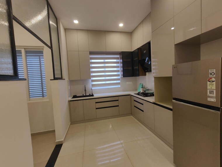 Kitchen, abhee-aaria 3.5 Bedroom 2030 Sq.Ft. Apartment In Gunjur Bangalore 10430966
