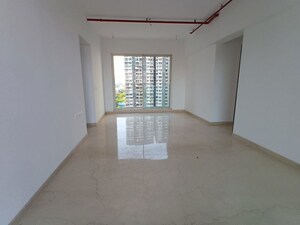 Room in 3 BHK Apartment at Prestige Siesta, Mulund West – for Rent